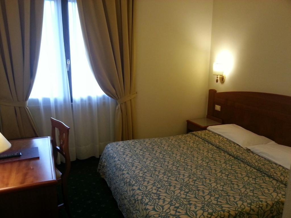 Hotel Smeraldo ลาซีเซ ห้อง รูปภาพ
