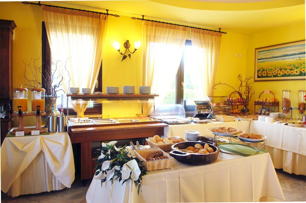 Hotel Smeraldo ลาซีเซ ภายนอก รูปภาพ