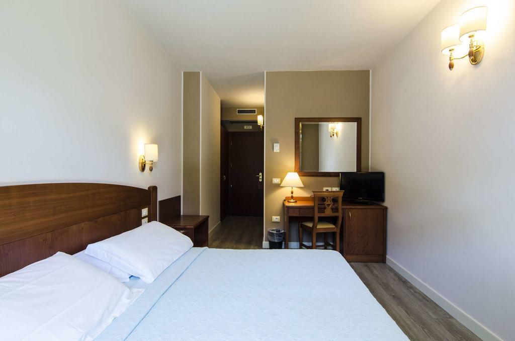 Hotel Smeraldo ลาซีเซ ภายนอก รูปภาพ