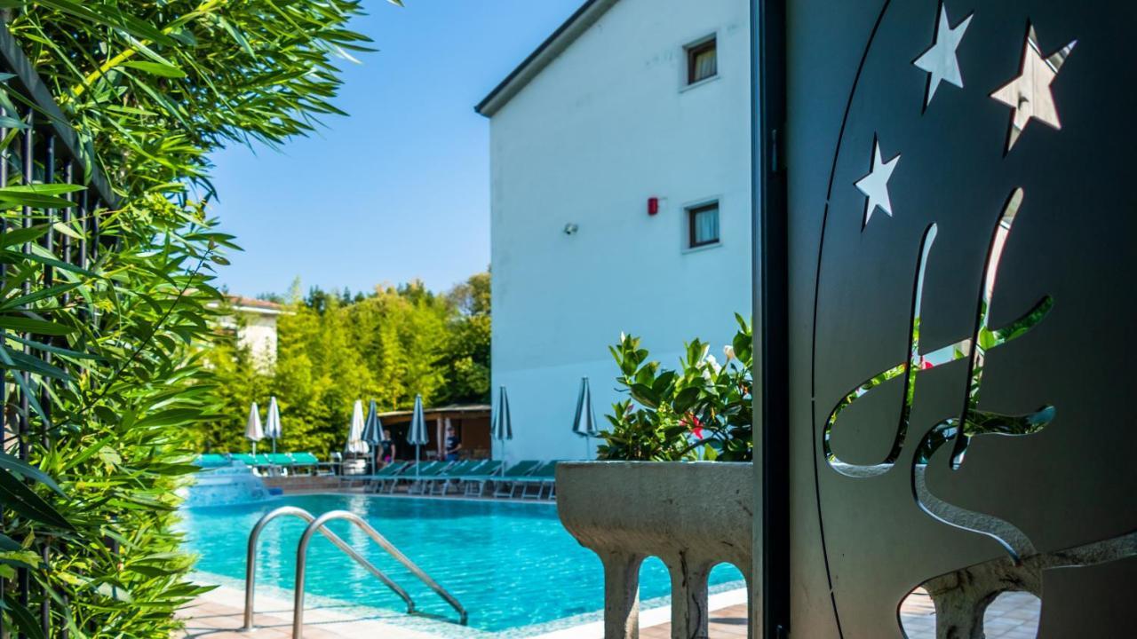 Hotel Smeraldo ลาซีเซ ภายนอก รูปภาพ