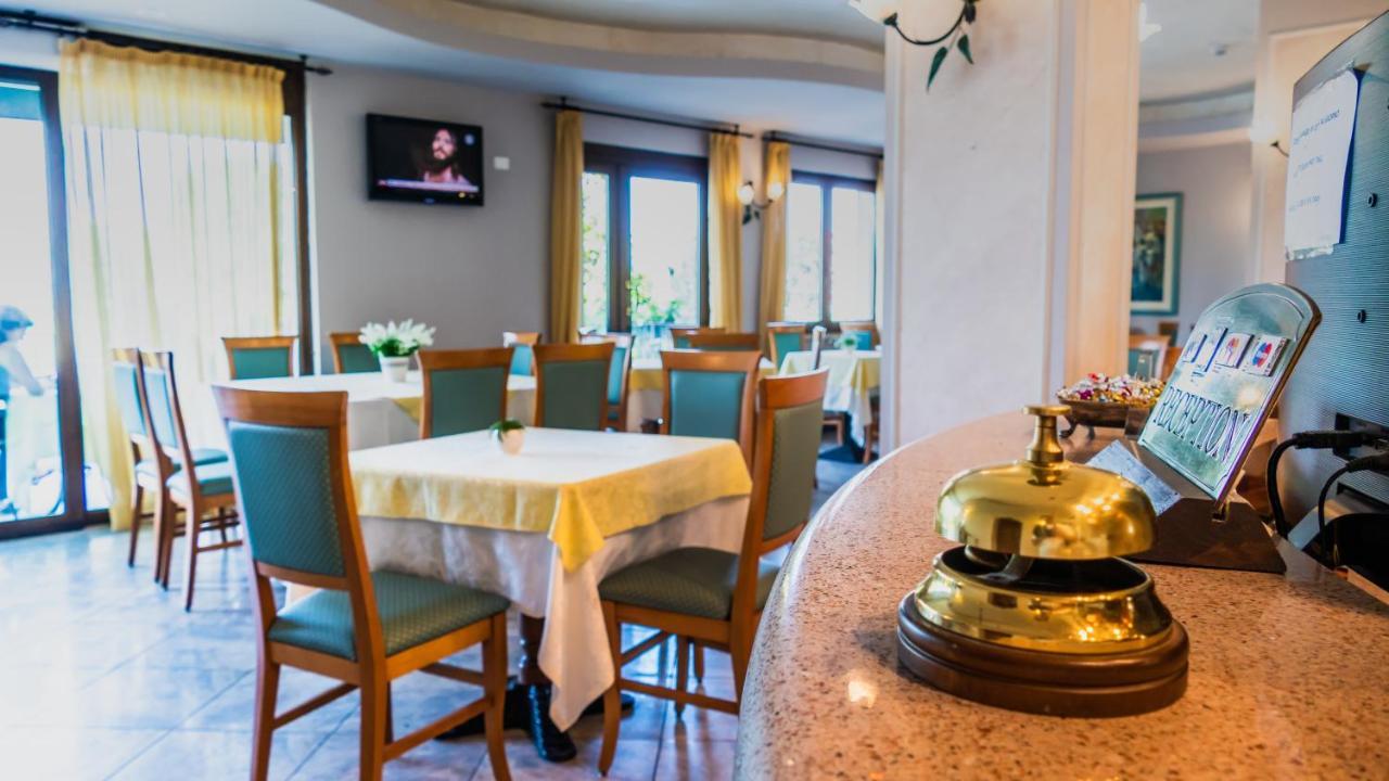 Hotel Smeraldo ลาซีเซ ภายนอก รูปภาพ