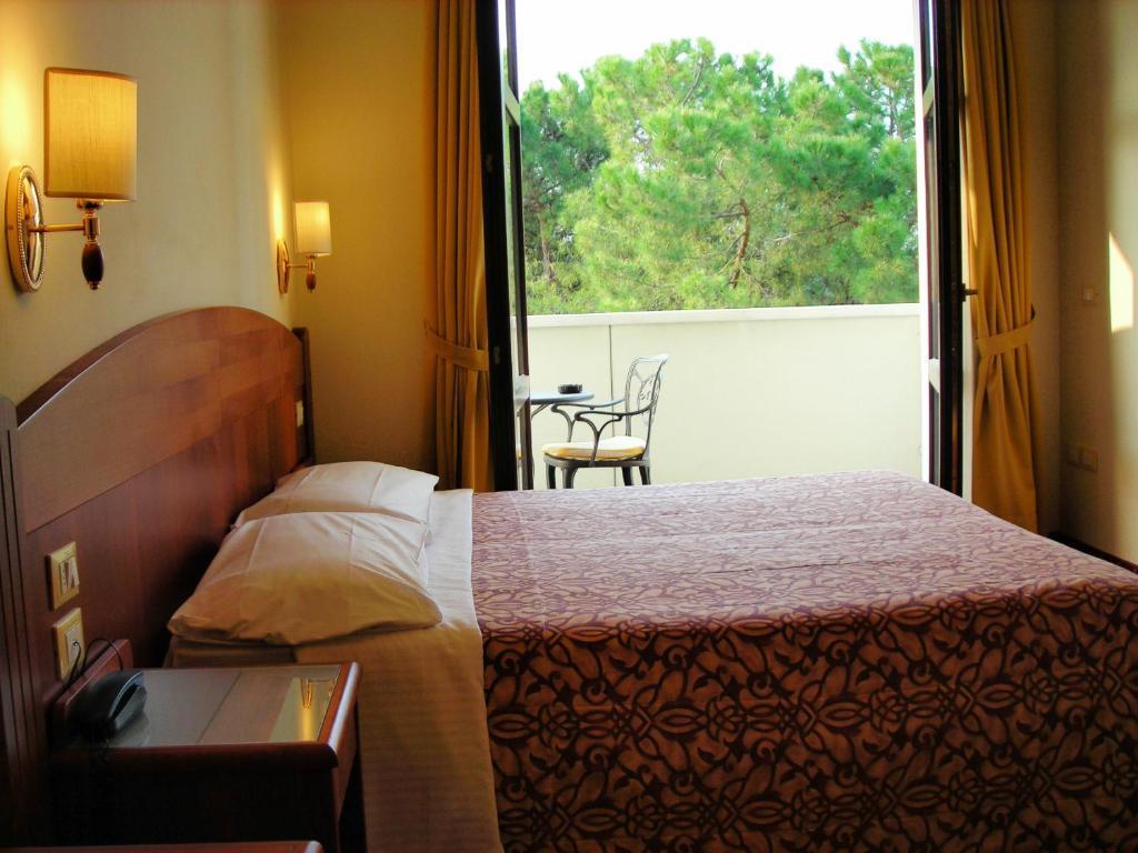 Hotel Smeraldo ลาซีเซ ภายนอก รูปภาพ